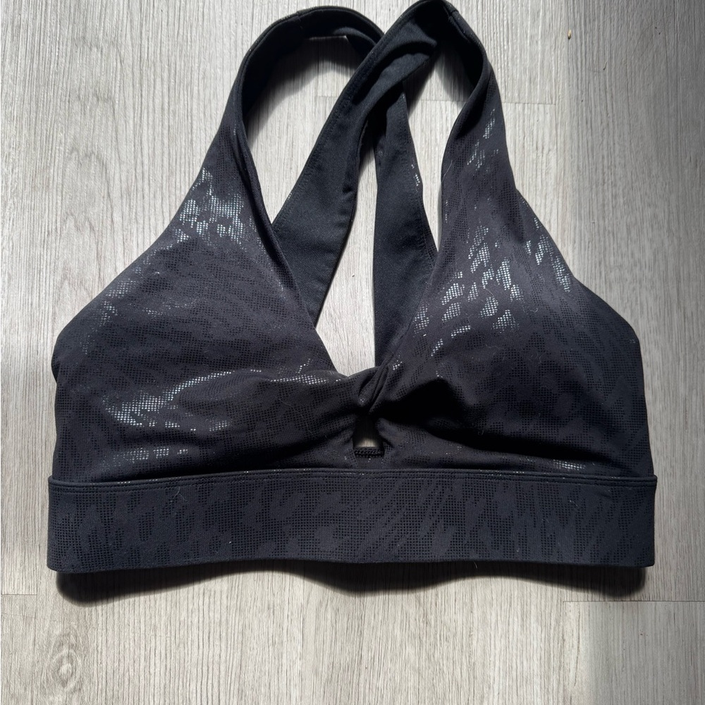 Fabletics Oasis Twist Medium Sports Bra